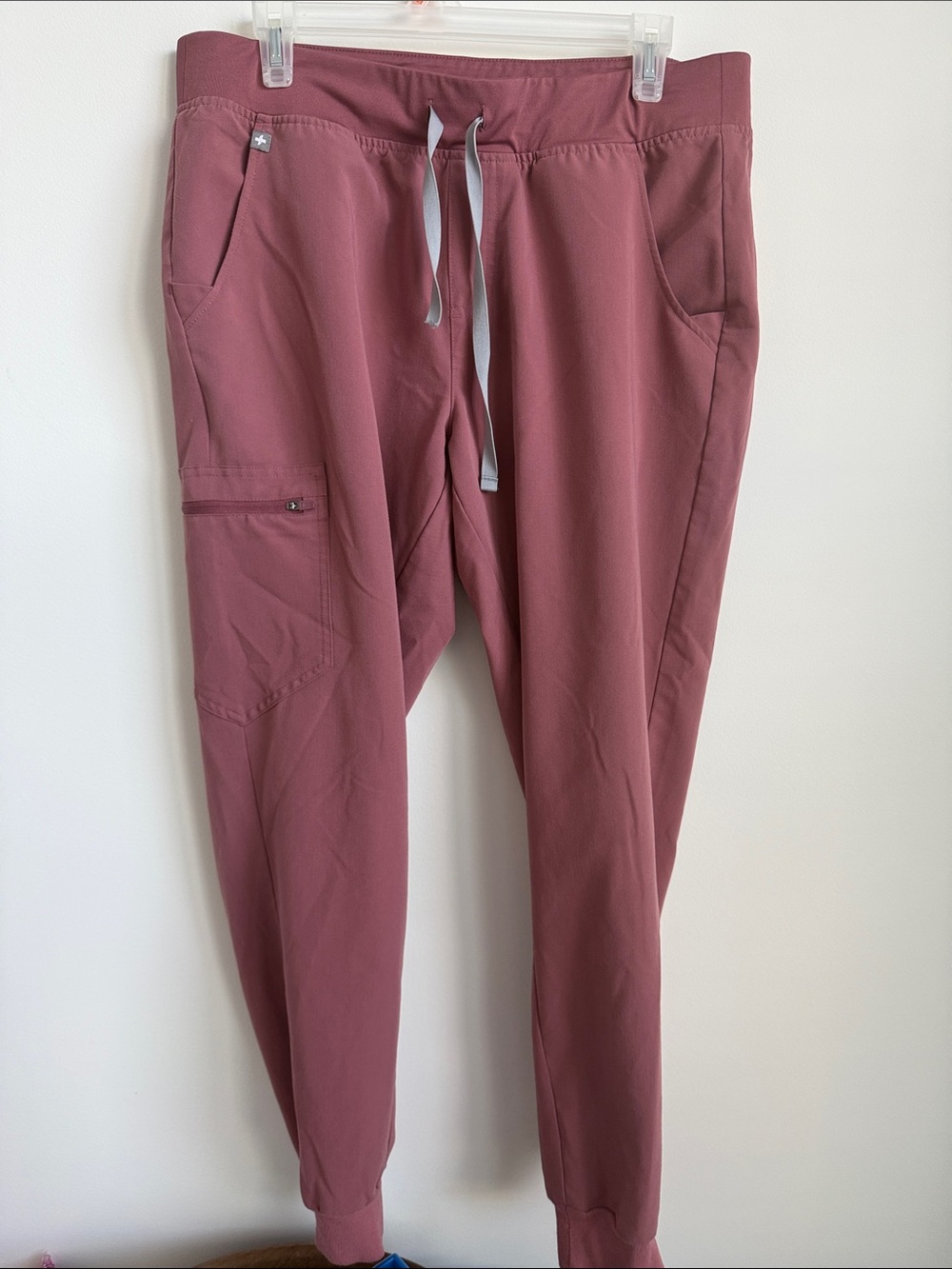Figs Women's Joggers in Dusty Rose